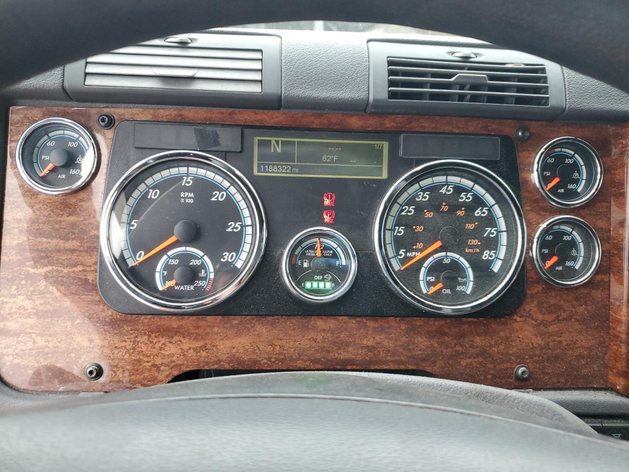 Freightliner Cascadia 1 Image 10