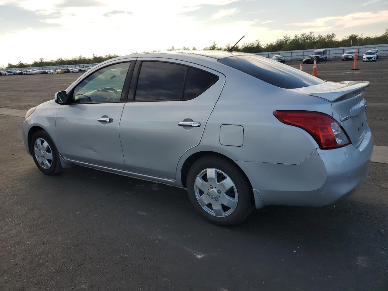 Nissan Versa S Image 4