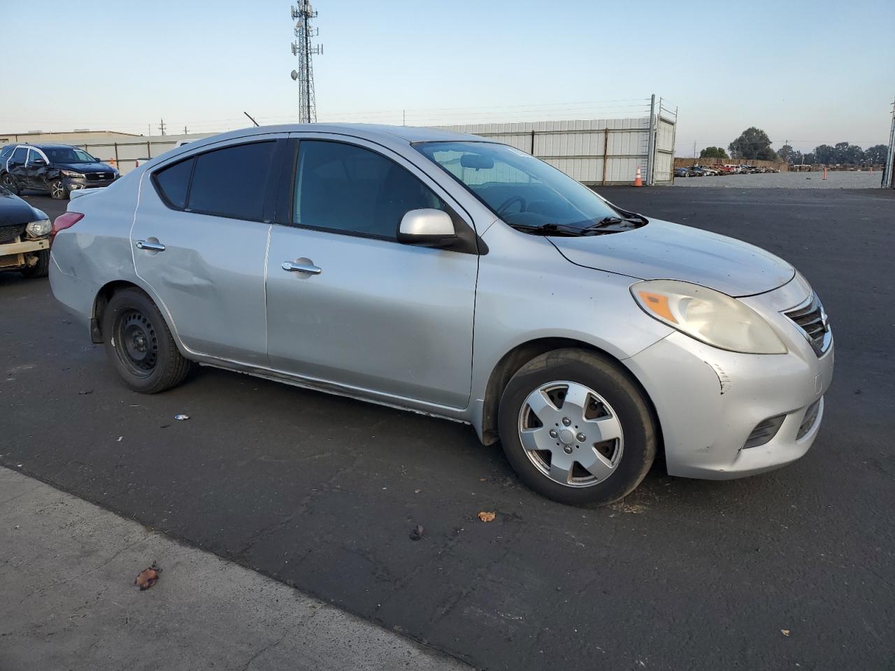 Nissan Versa S Image 3