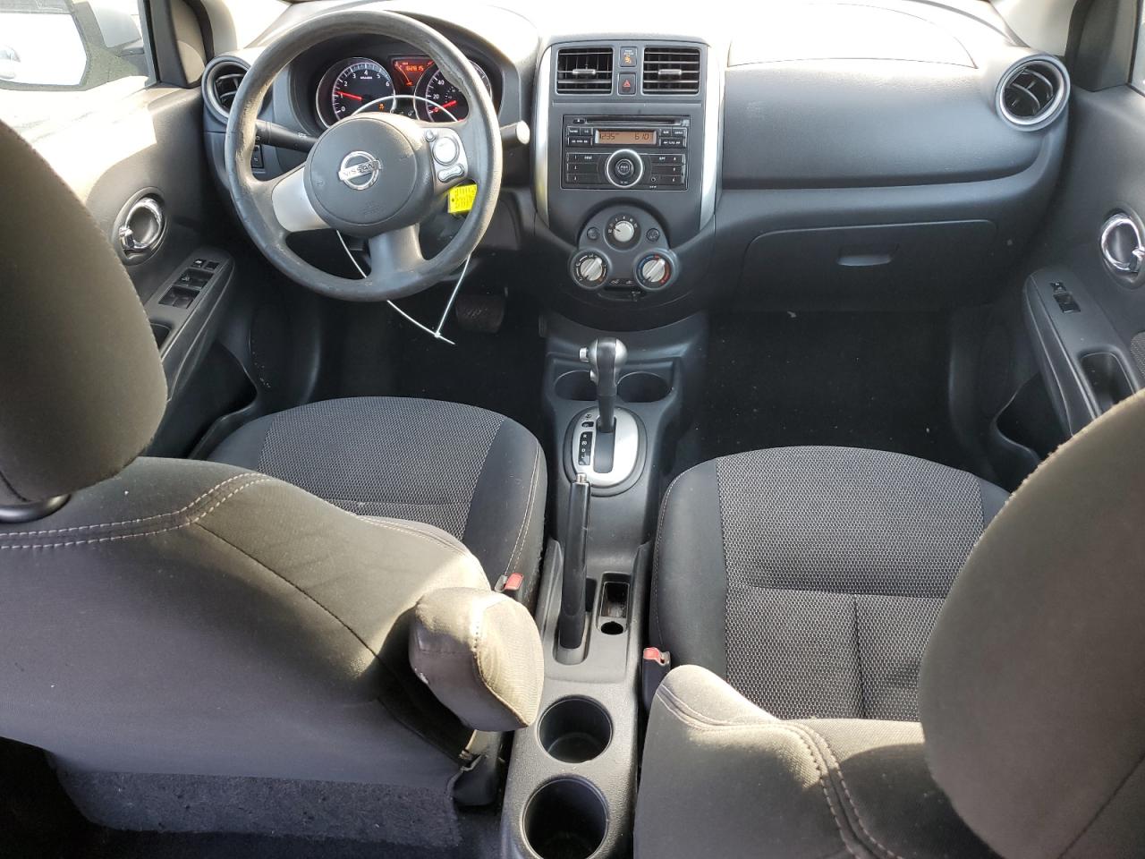 Nissan Versa S Image 9