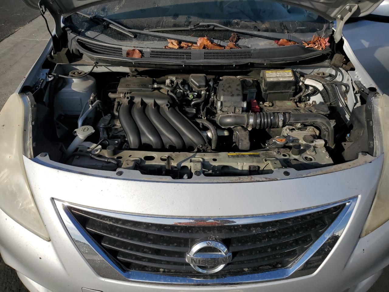 Nissan Versa S Image 11