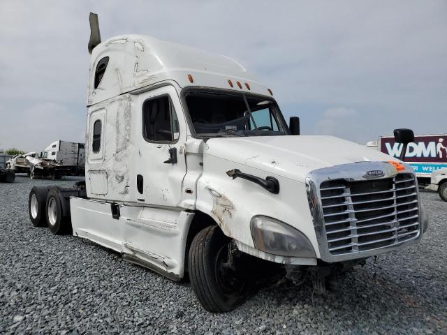  Salvage Freightliner Cascadia 1