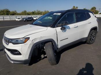  Salvage Jeep Compass