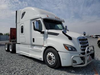  Salvage Freightliner Cascadia 1