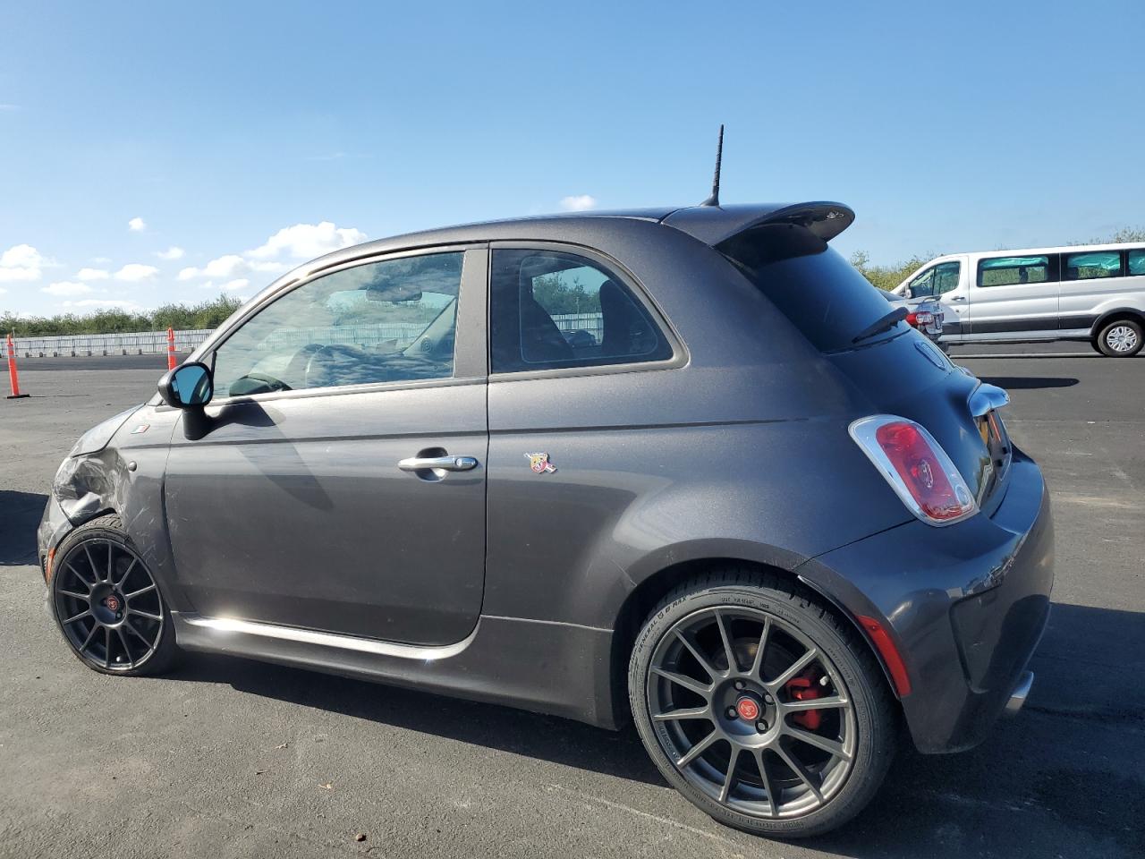 FIAT 500 Abarth Image 8