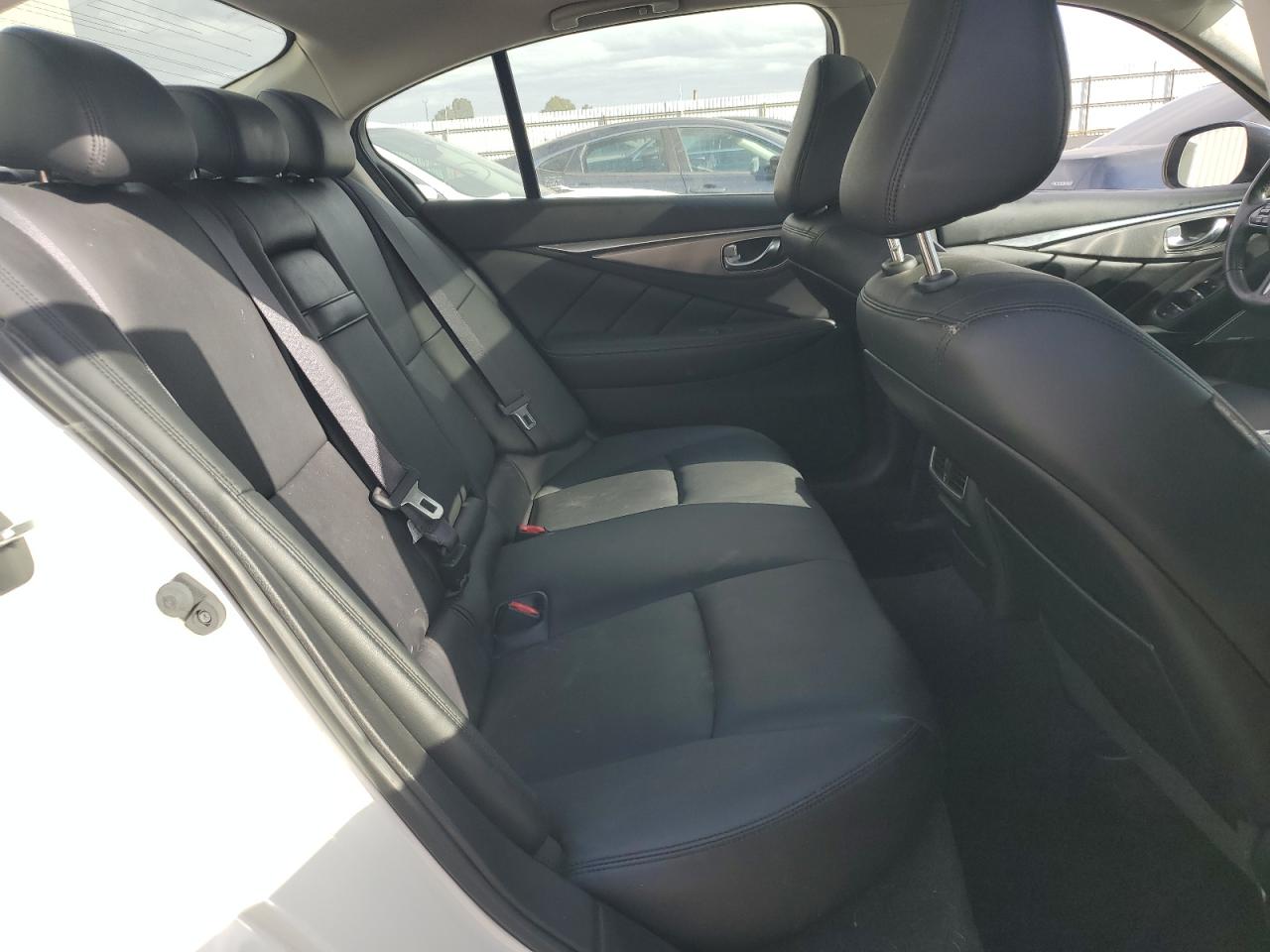 INFINITI Q50 Premium Image 3