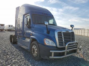  Salvage Freightliner Cascadia 1