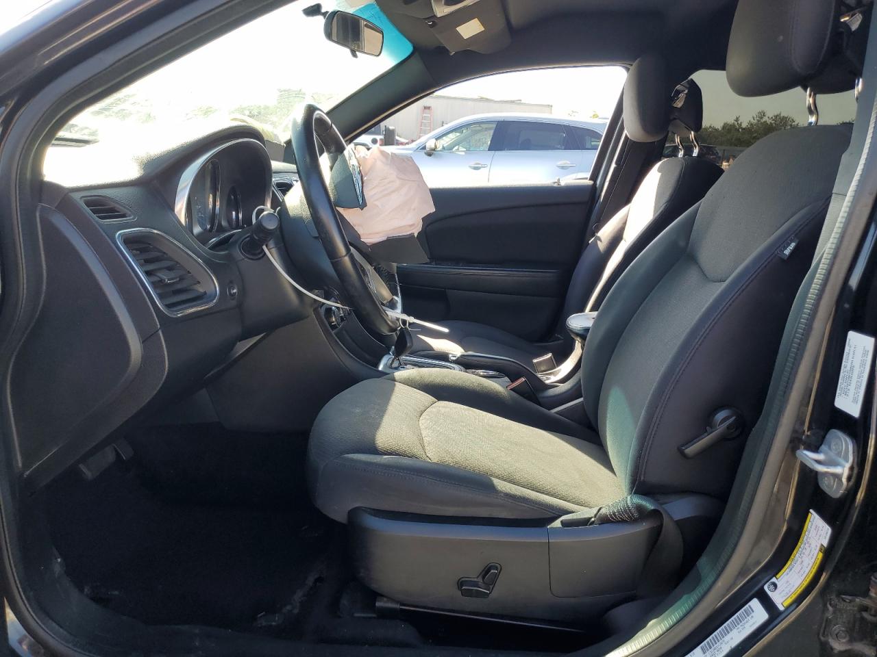 Chrysler 200 Touring Image 7