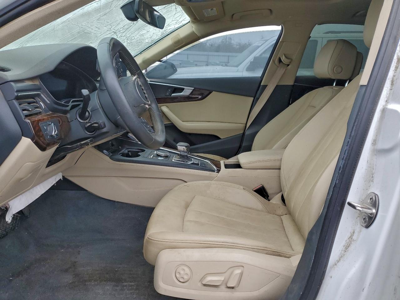 Audi A4 Premium Plus Image 4