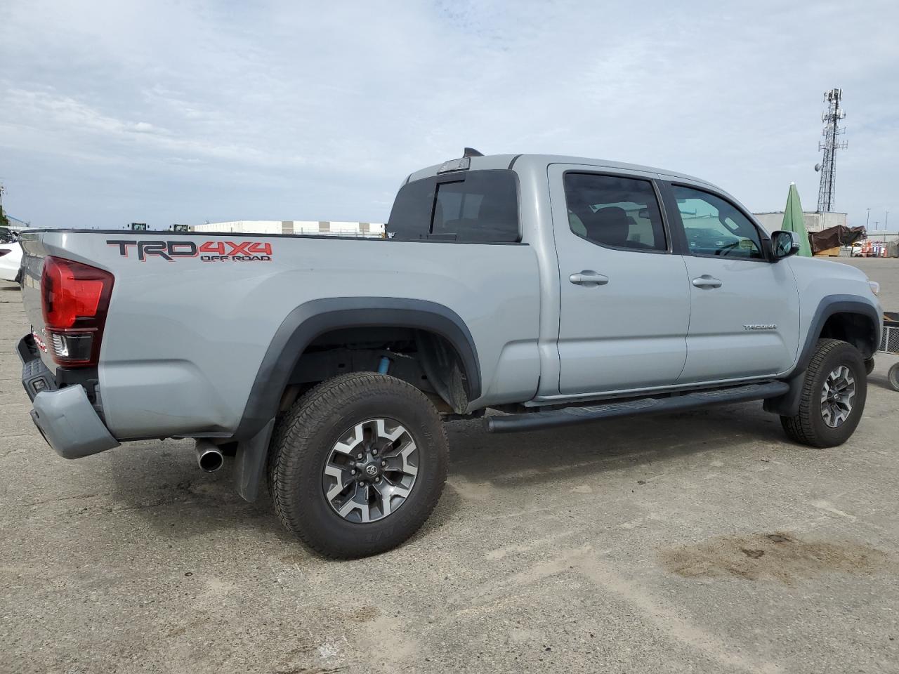 Toyota Tacoma Double Cab Image 6