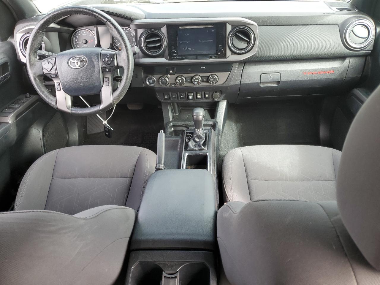 Toyota Tacoma Double Cab Image 4