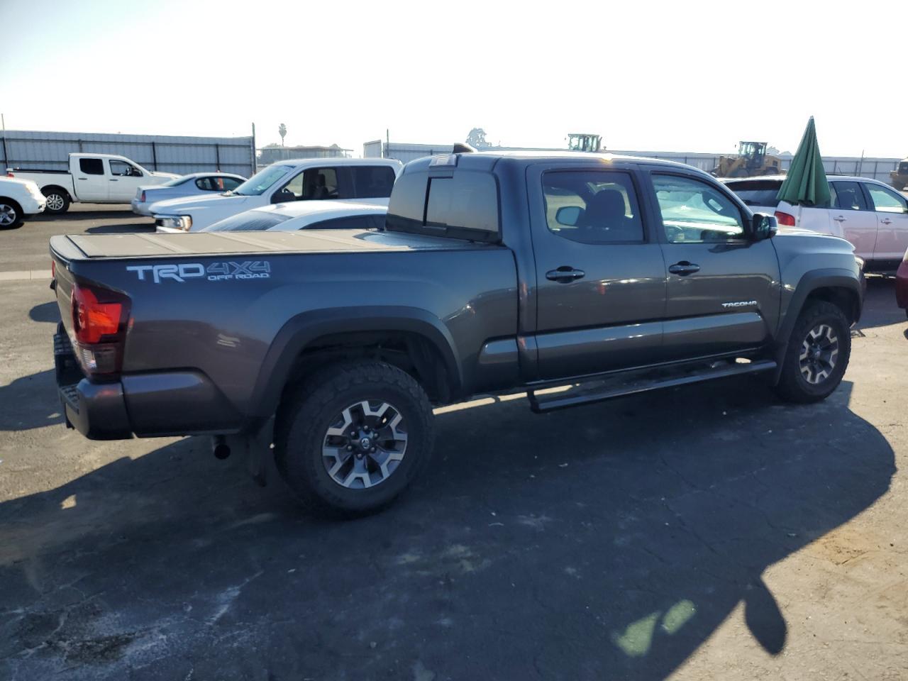 Toyota Tacoma Double Cab Image 9