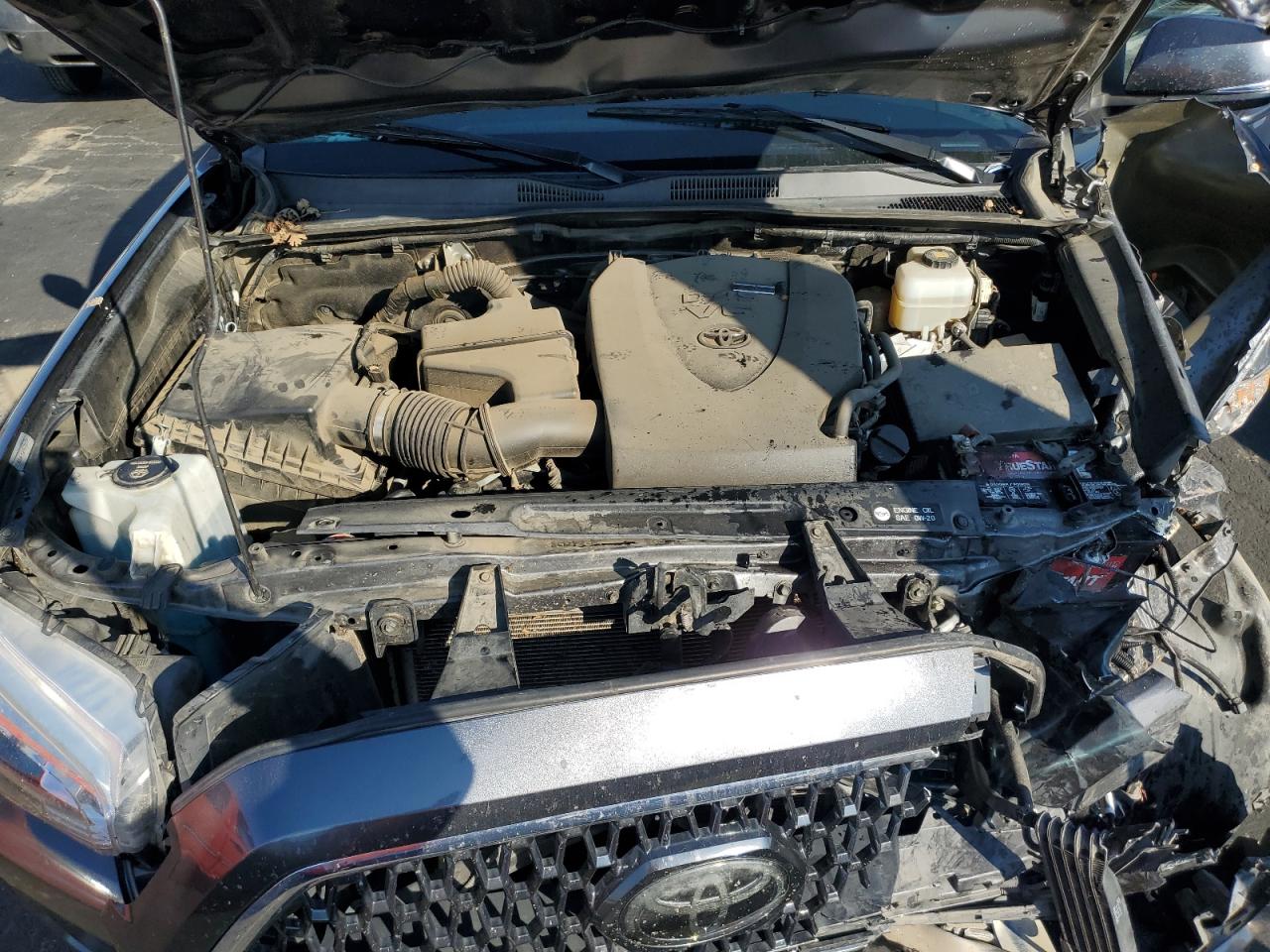 Toyota Tacoma Double Cab Image 12