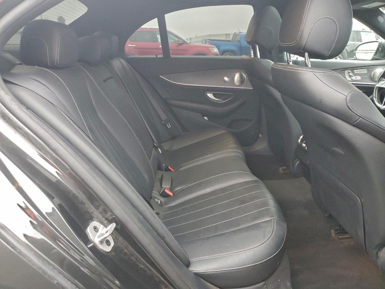 Mercedes-Benz E-Class 350 Image 11