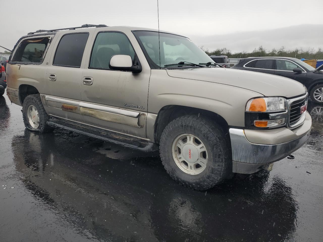 GMC Yukon K1500 Image 2
