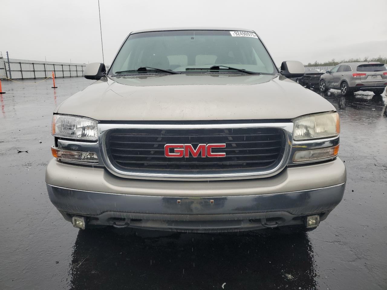 GMC Yukon K1500 Image 12