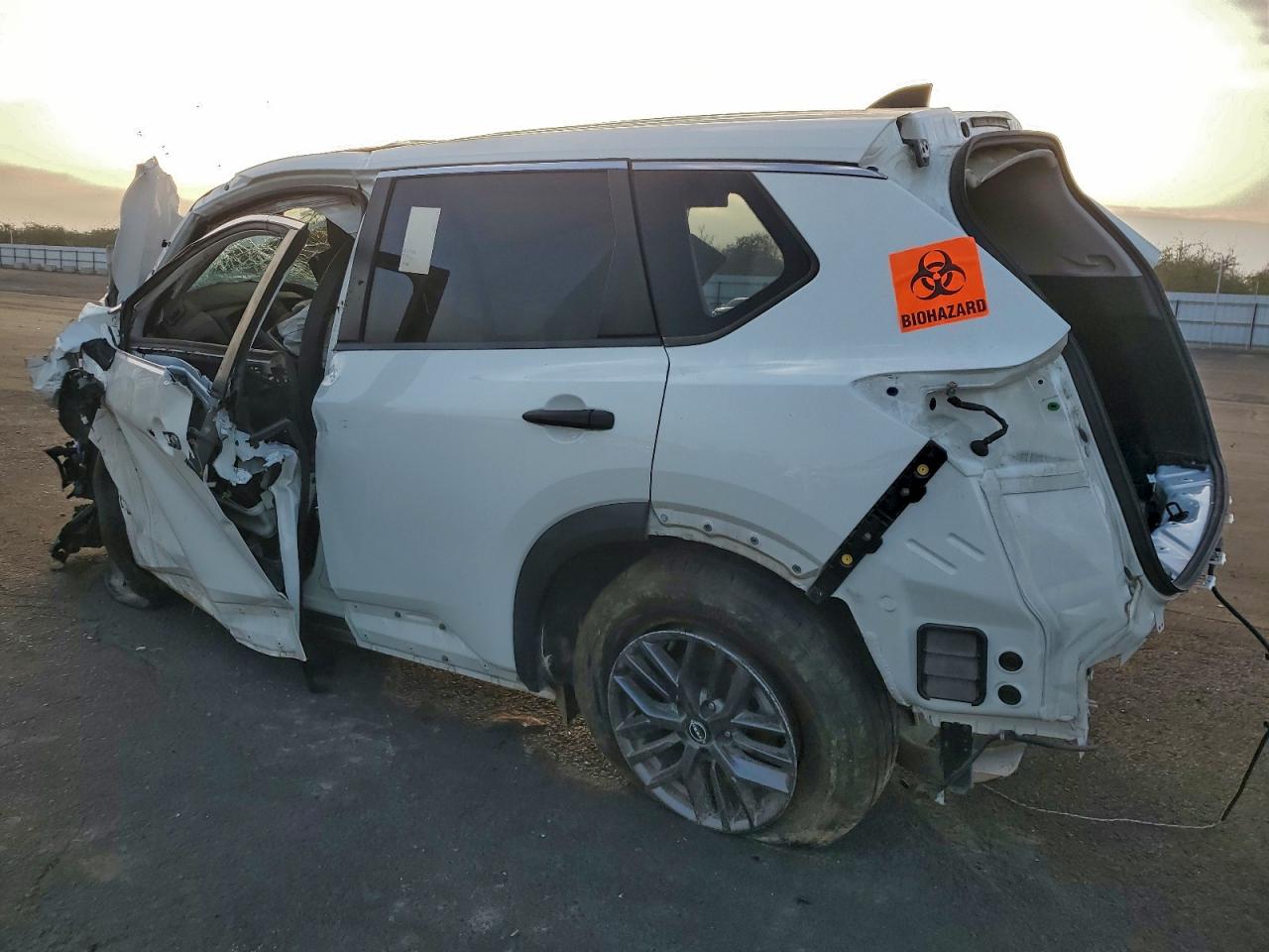 Nissan Rogue S Image 9