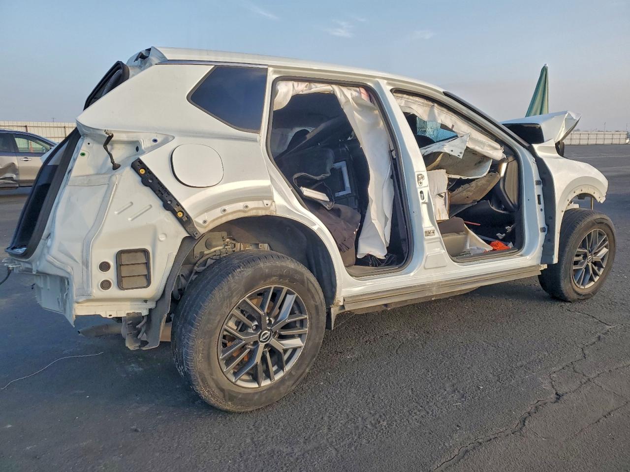 Nissan Rogue S Image 7