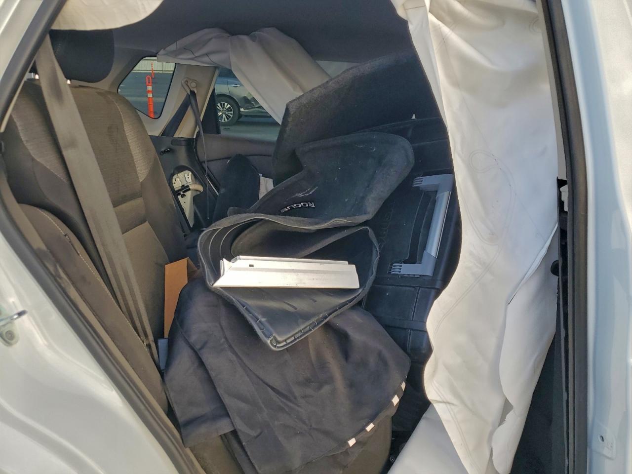 Nissan Rogue S Image 3