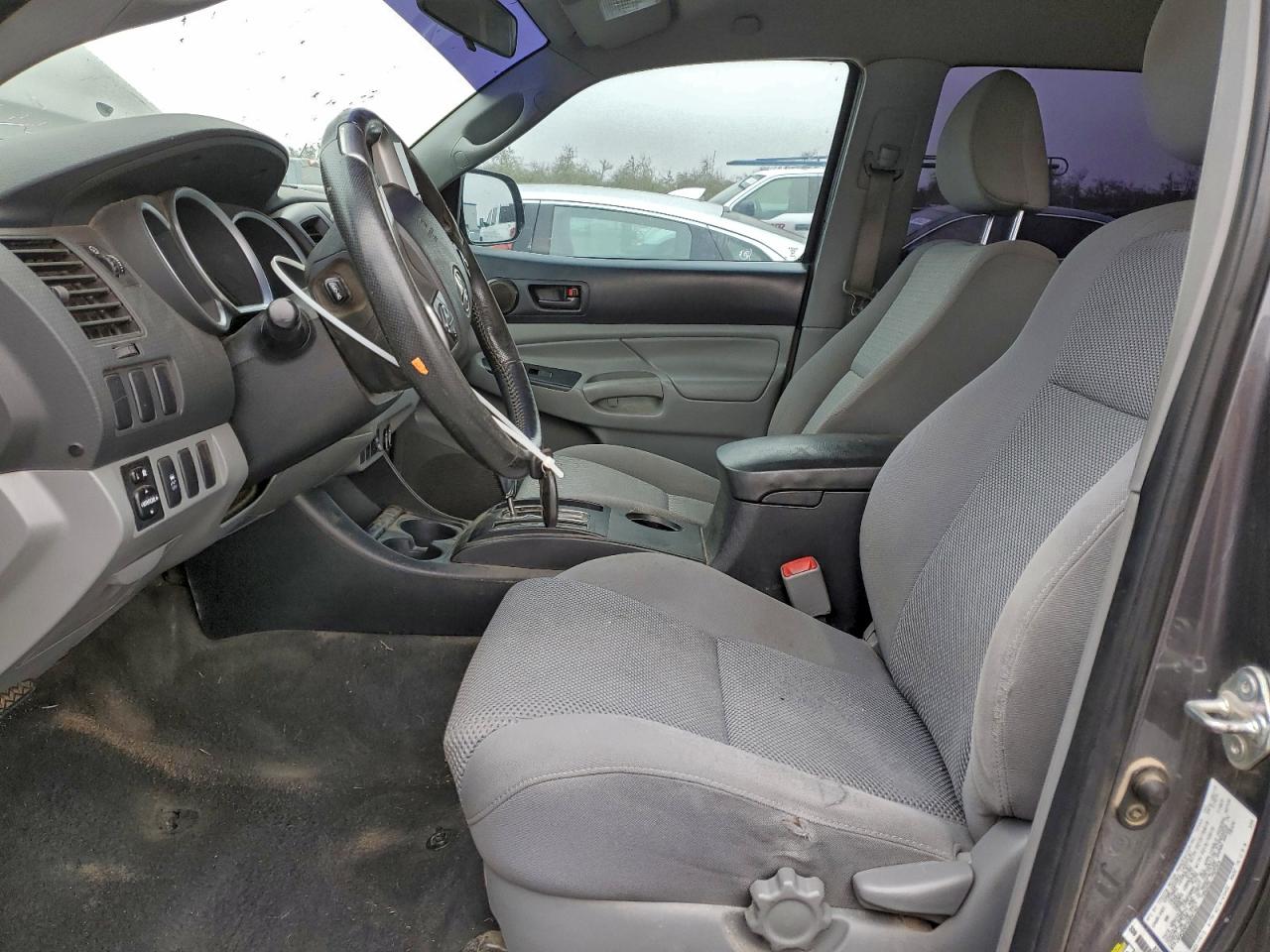 Toyota Tacoma Double Cab Image 9