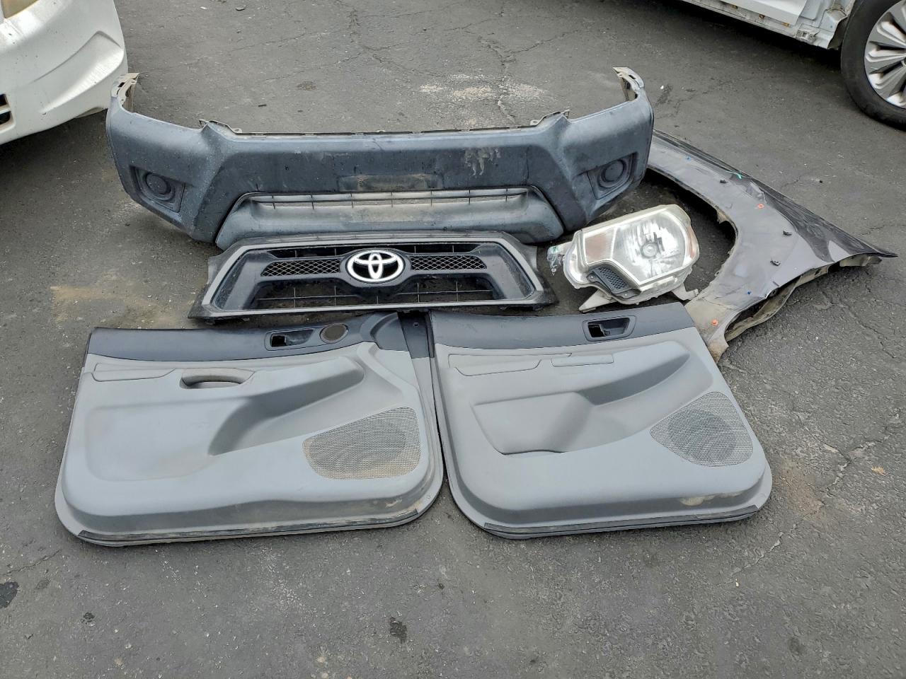 Toyota Tacoma Double Cab Image 10