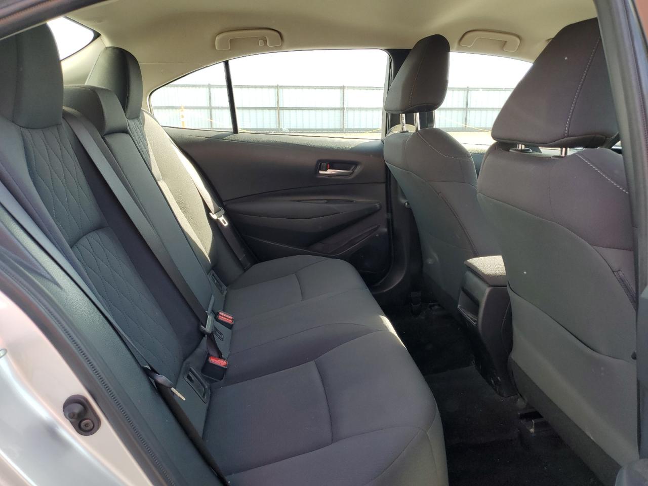 Toyota Corolla Le Image 10