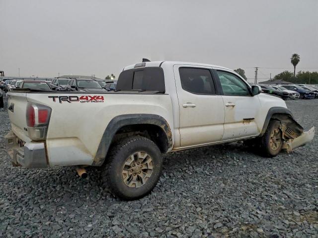 Toyota Tacoma Double Cab Image 12