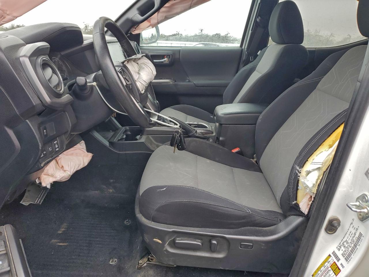 Toyota Tacoma Double Cab Image 4