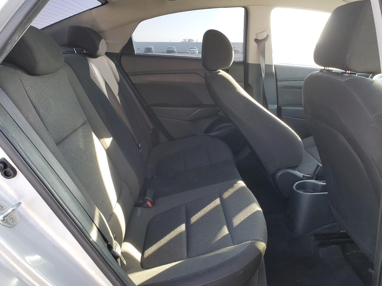 Hyundai ACCENT Se Image 8