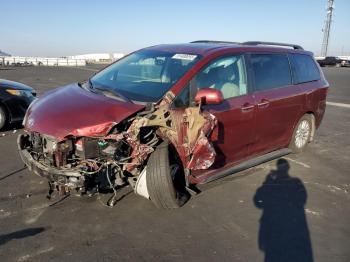  Salvage Toyota Sienna