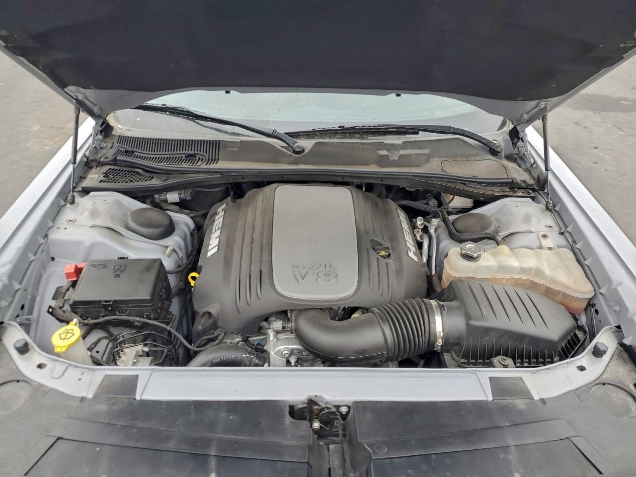 Dodge Challenger R/t Image 11