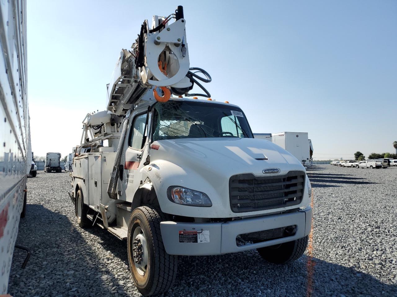 Freightliner M2 106 Medium Duty Image 3