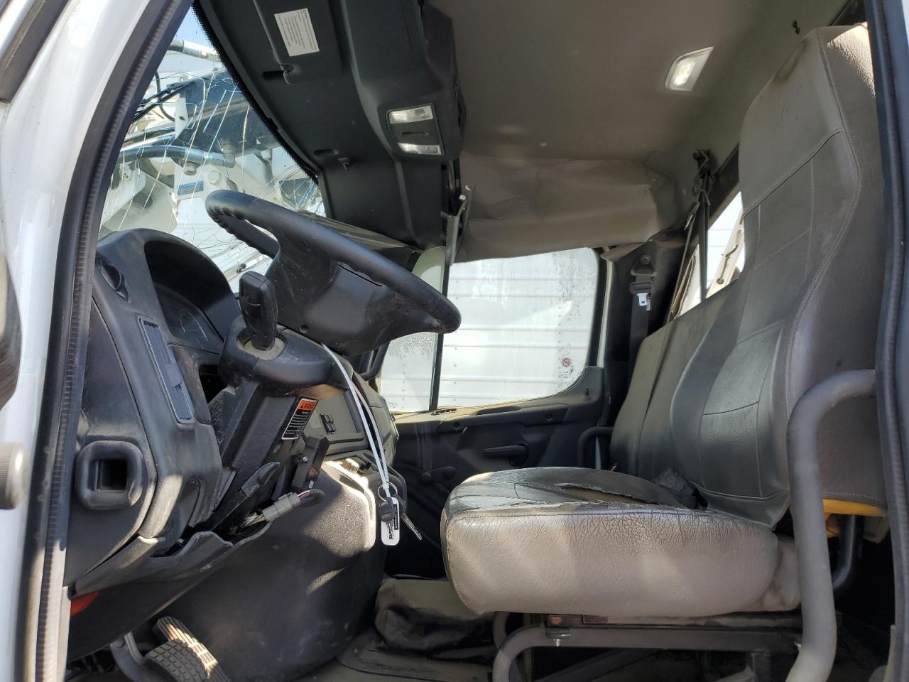 Freightliner M2 106 Medium Duty Image 10