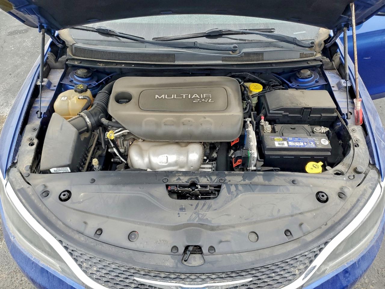 Chrysler 200 Limited Image 8