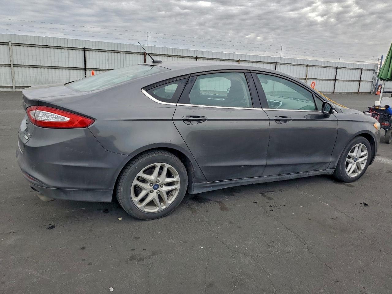 Ford Fusion Se Image 7