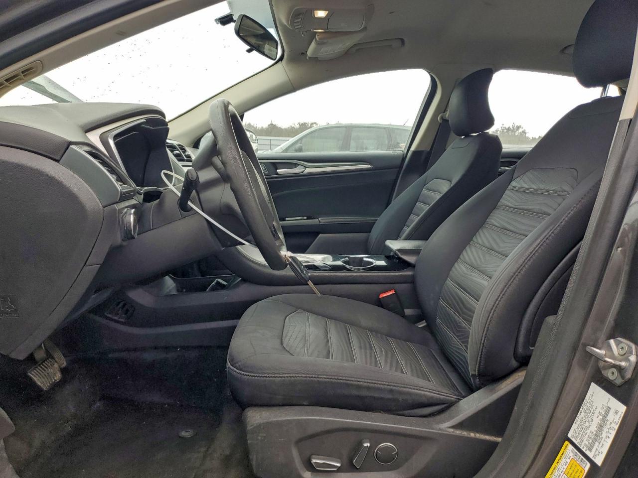 Ford Fusion Se Image 2