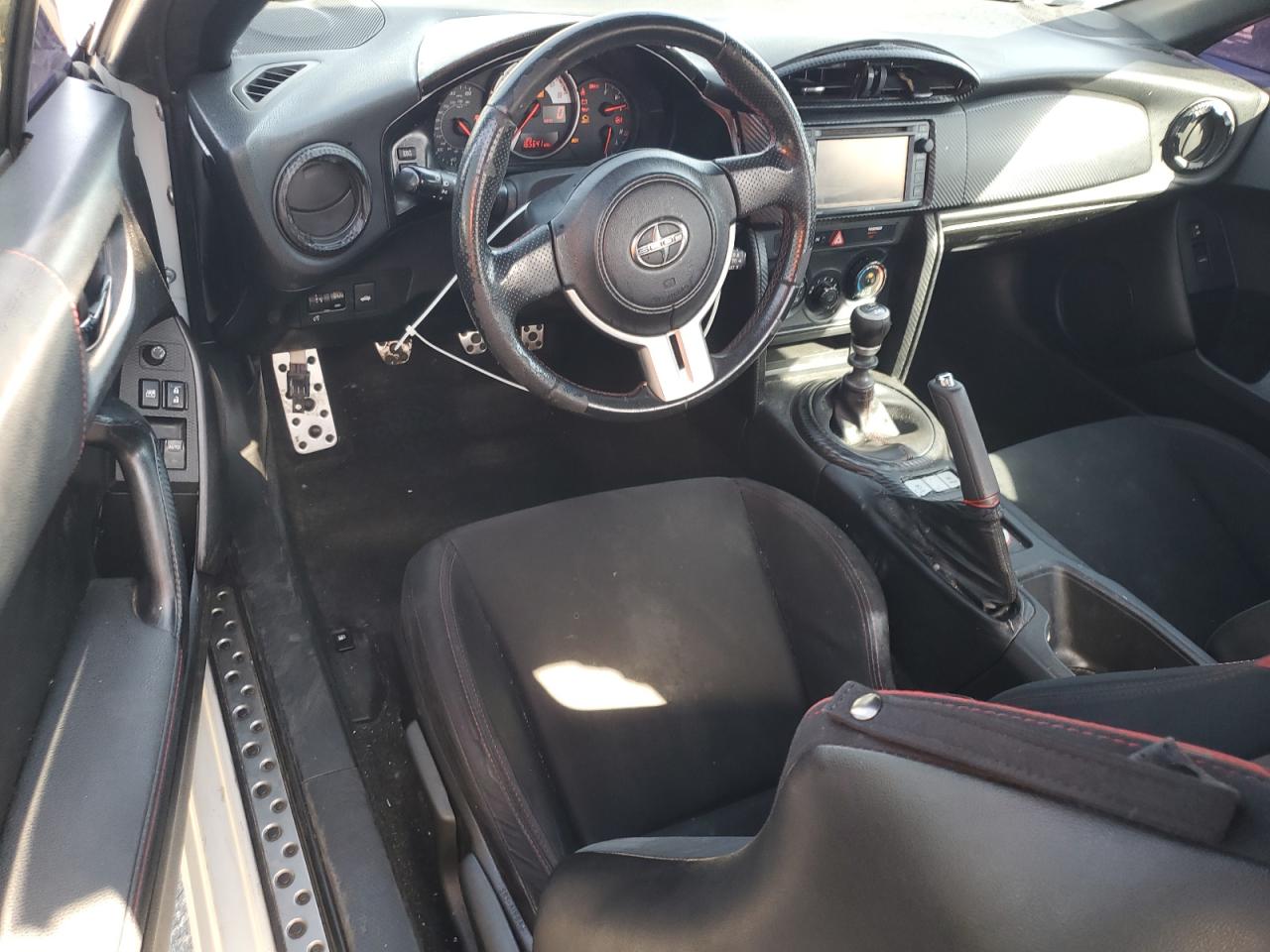 Toyota Scion Image 9