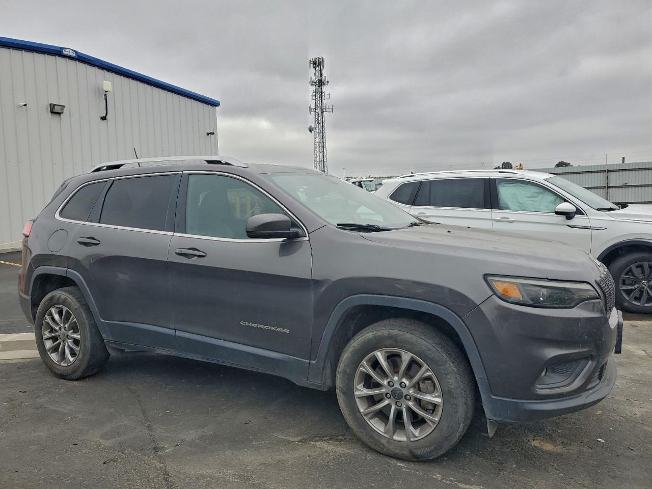 Jeep Grand Cherokee Latitude Plus Image 4