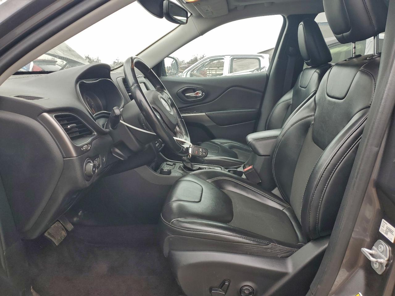 Jeep Grand Cherokee Latitude Plus Image 5