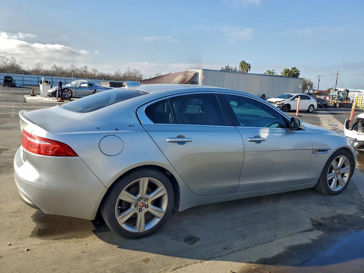 Jaguar XE Prestige Image 6