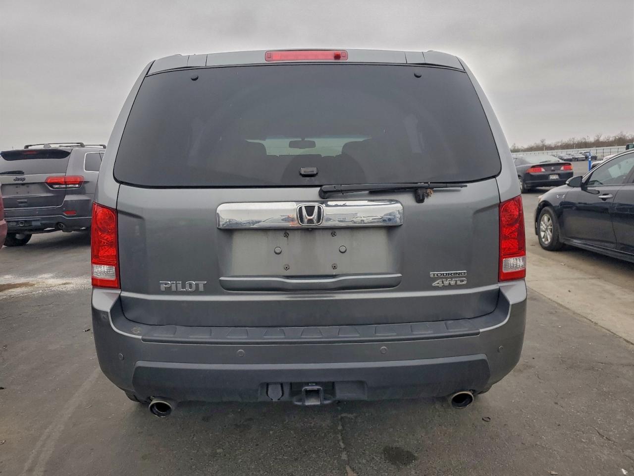 Honda Pilot Touring Image 3