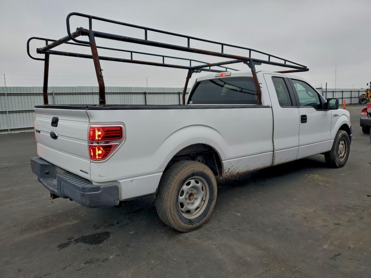 Ford F-150 Super Cab Image 9