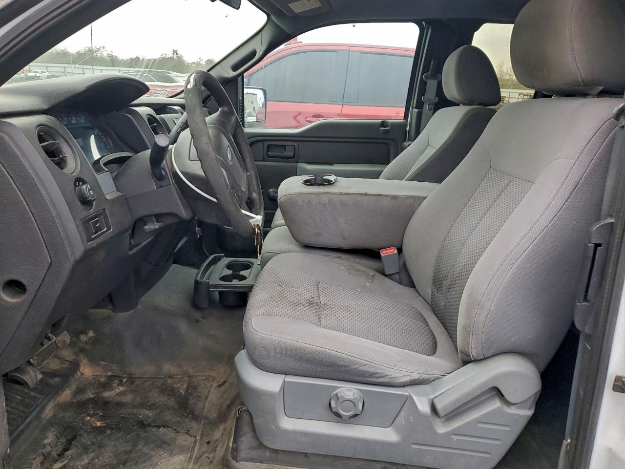 Ford F-150 Super Cab Image 3