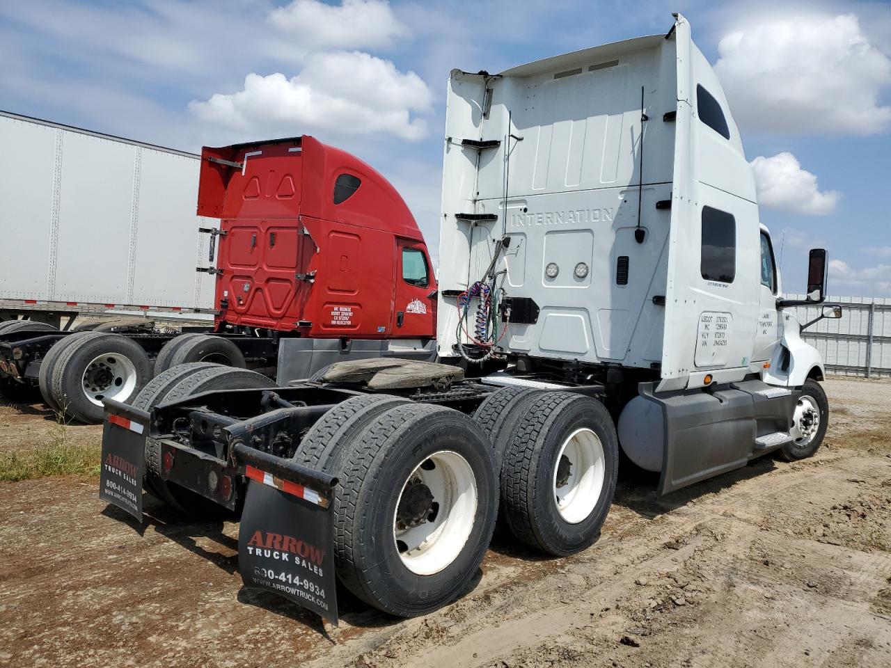 International Lt625 Image 10