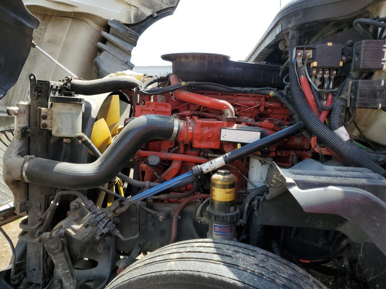 International Lt625 Image 3