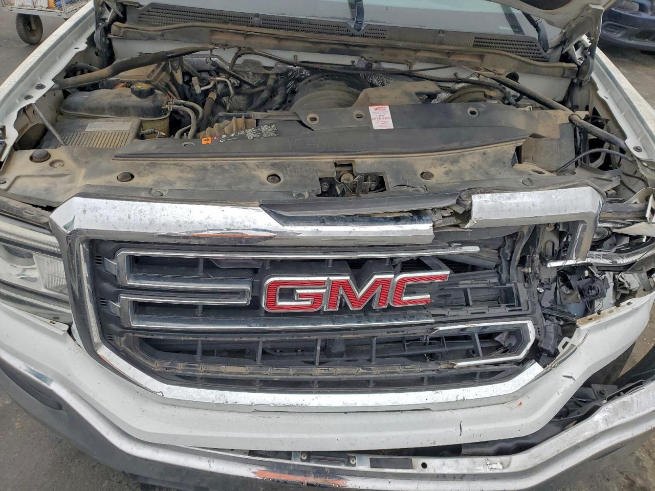 GMC Sierra C1500 Image 10