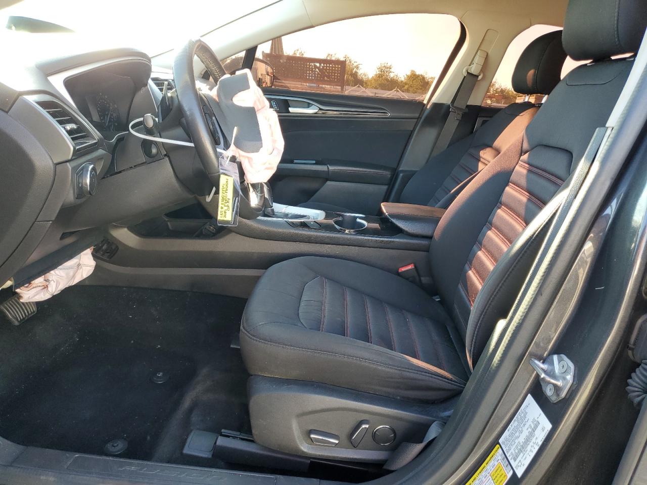 Ford Fusion Se Image 6