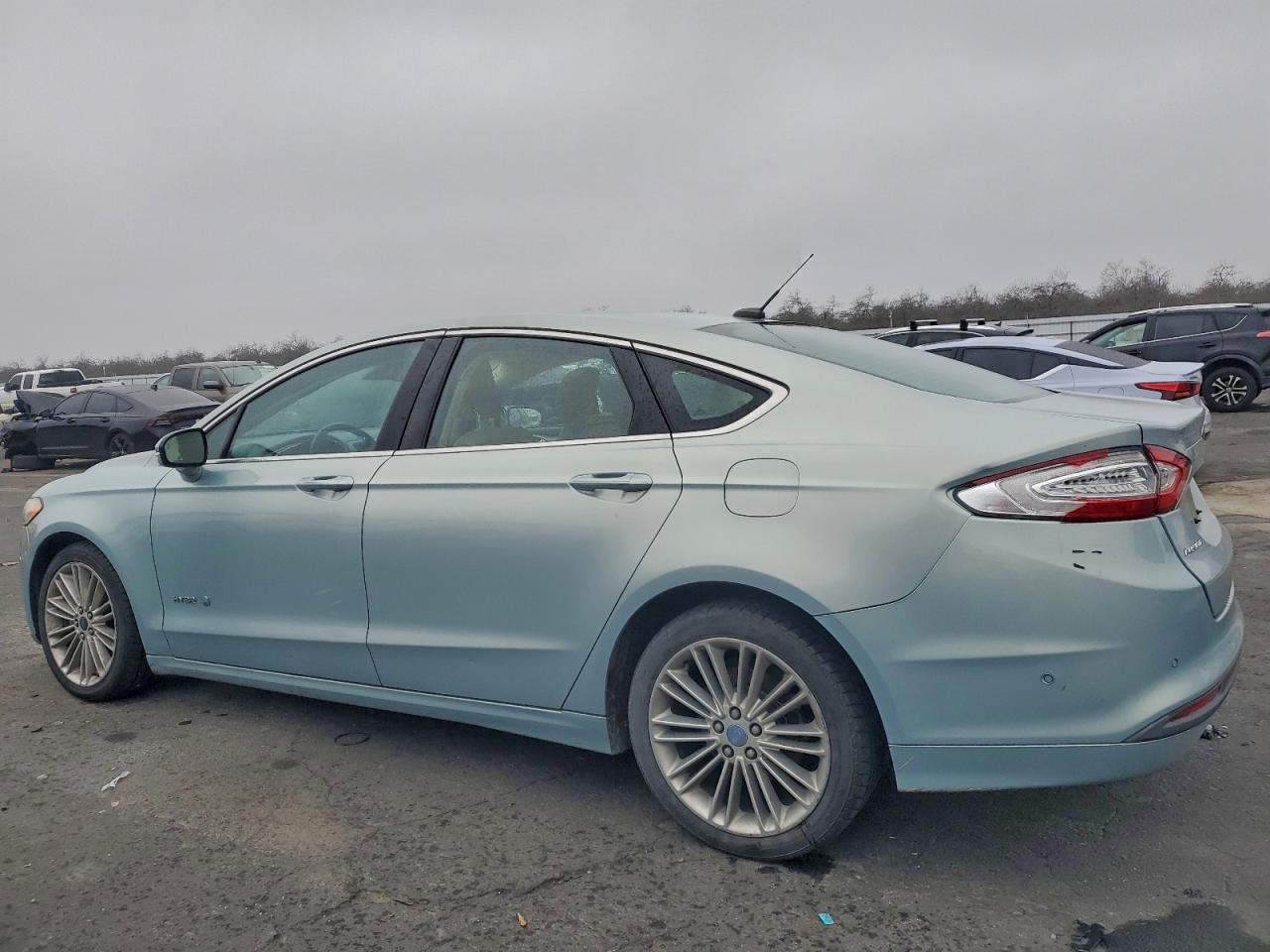 Ford Fusion Se Hybrid Image 2
