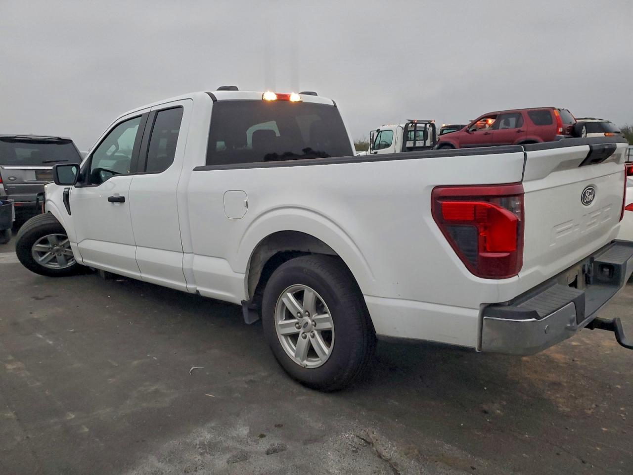 Ford F-150 Xl Image 4