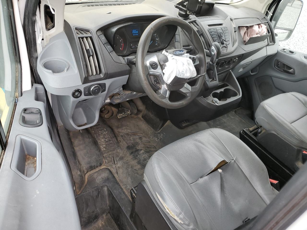 Ford Transit T-250 Image 12